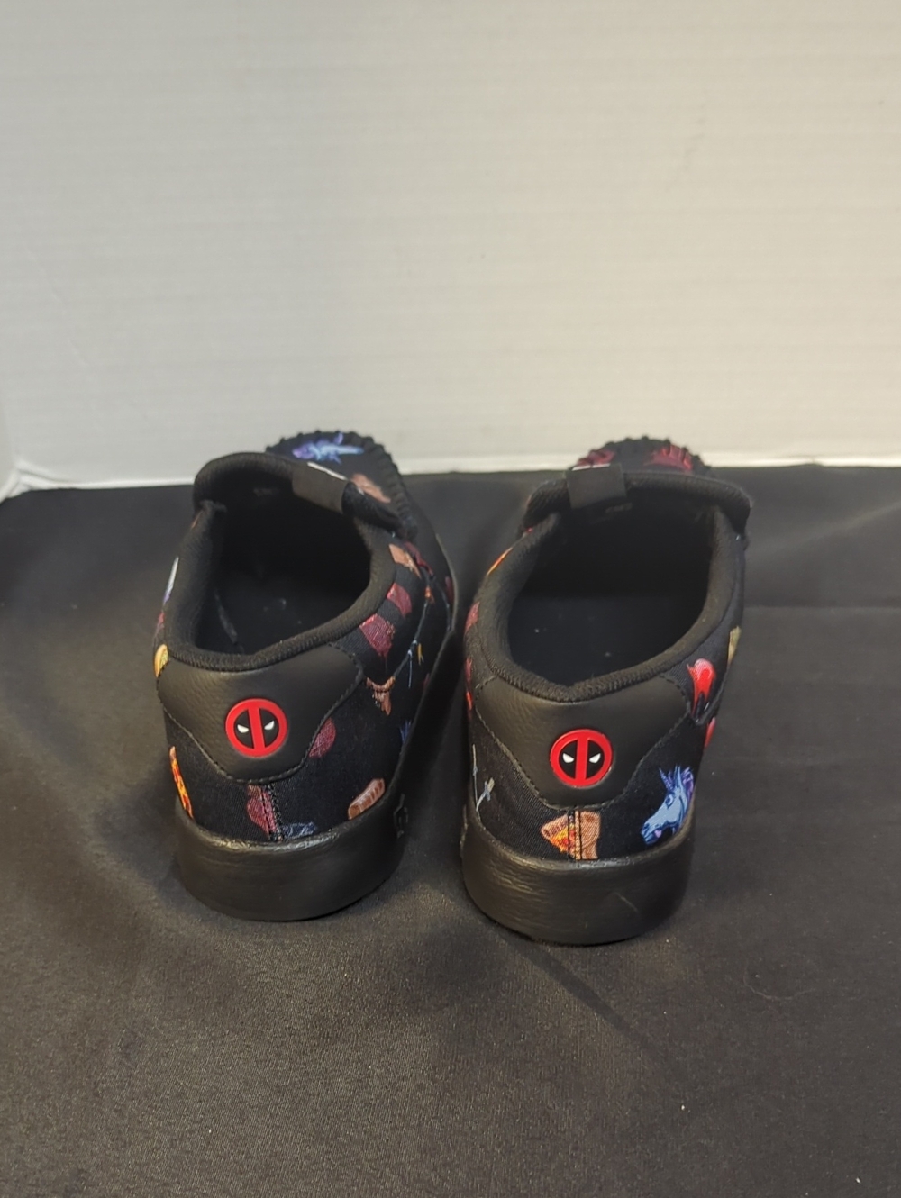 Deadpool DC Slip On Shoes 9.5 Men's - Picture 3 of 7